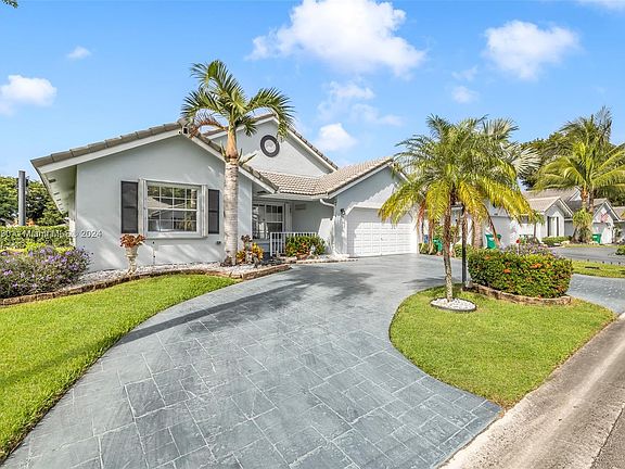3rd image of 5316 Pine Cir