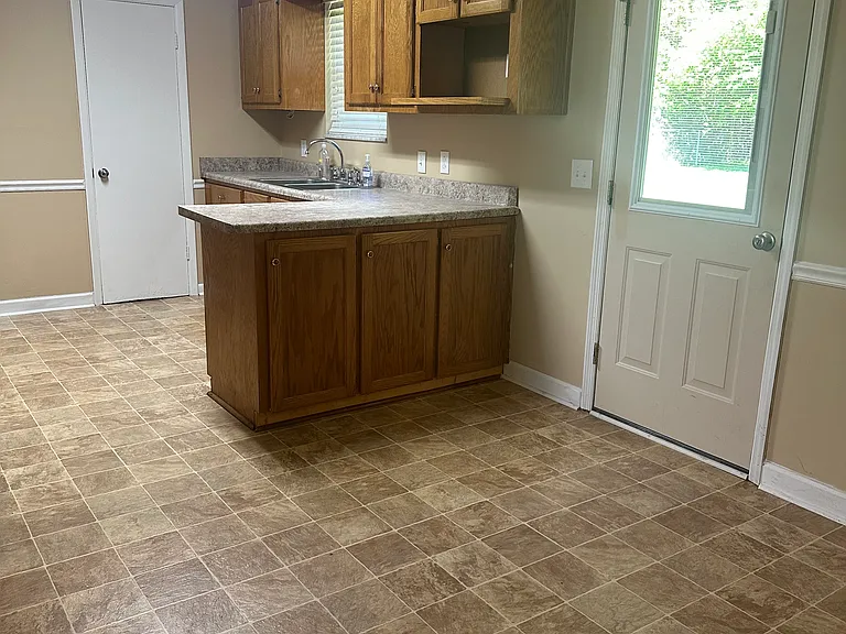 133 Sonja Dr — Photo 5