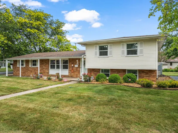 43 Carnation St, Dyer, IN 46311