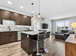150 W Shawnee Sq SW #401, Calgary, AB T2Y 0W4