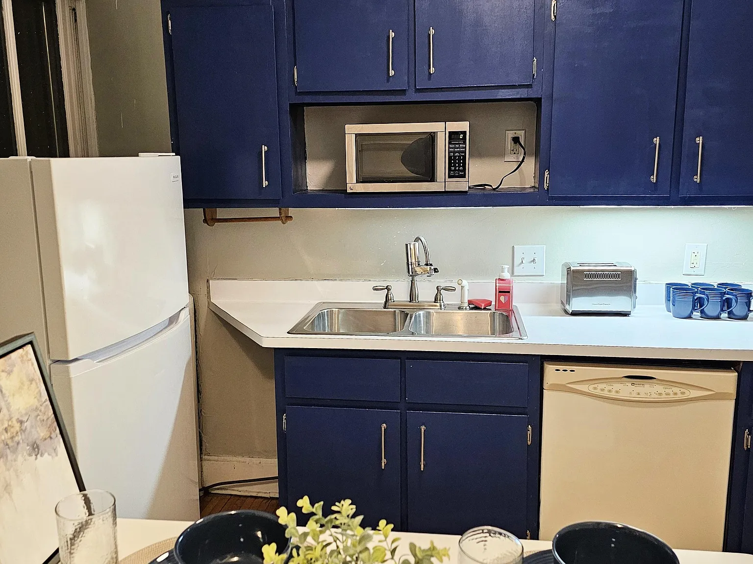 2 bed, 1000 sqft, $2,000 — Photo 3