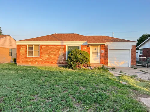 5709 Lawrence Blvd Photo 1