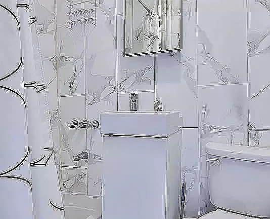 5th image of 916 Gates Ave Unit 1R