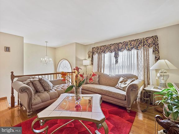 5th image of 1123 Ashton Dr