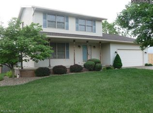 10104 Hollingsworth Dr NE, Bolivar, OH 44612