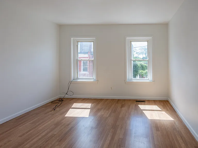 17 E Ashmead St — Photo 36