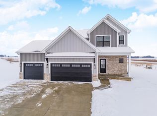 5214 Belvedere Dr, Bloomington, IL 61705