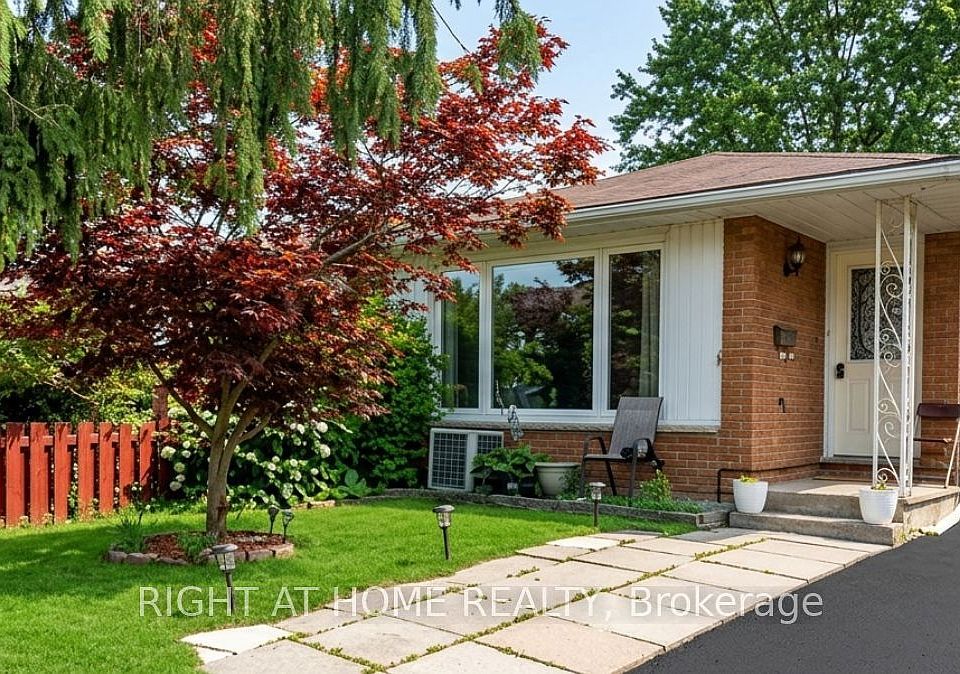 1st image of 14 Canterbury Dr