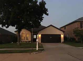 900 Stafford Station Dr, Saginaw, TX 76131