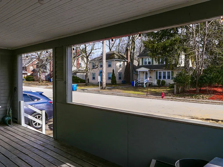 114 Linden Rd — Photo 41