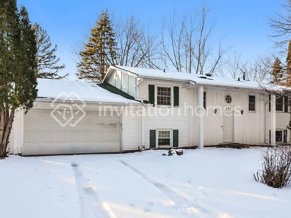 124 Oakwood Rd, Apple Valley, MN 55124