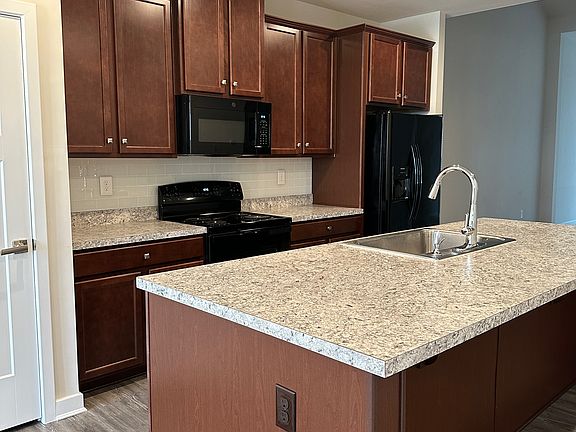 4th image of 18030 Seaview Ln