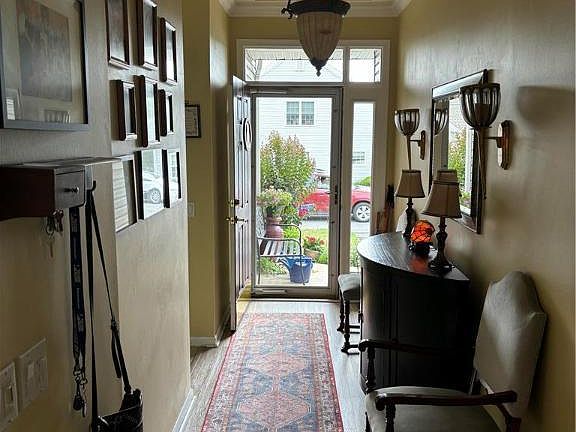2nd image of 42 Glenmoor Cir N