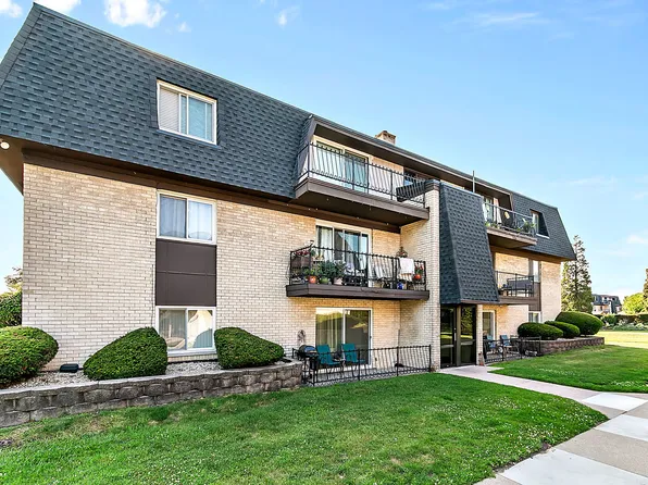 11129 S 84th Ave APT 2A, Palos Hills, IL 60465