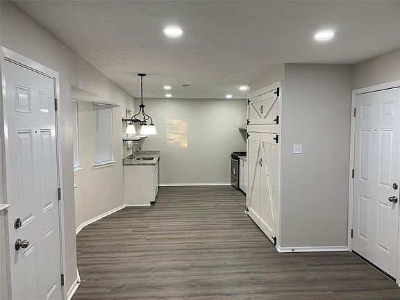 3rd image of 1841 Larkspur Dr
