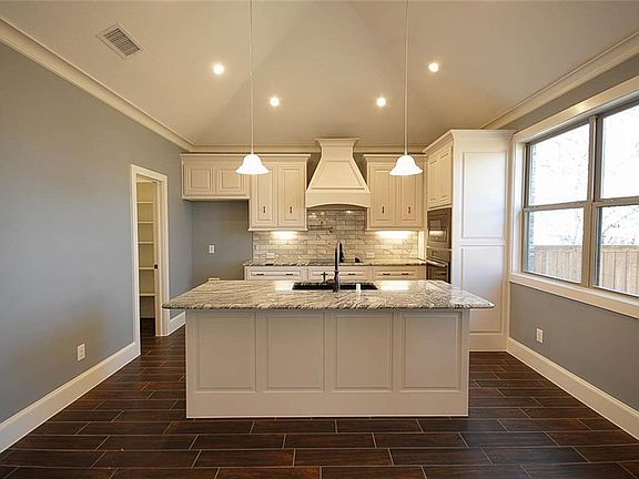 5th image of 4543 W Lake Highlands Dr