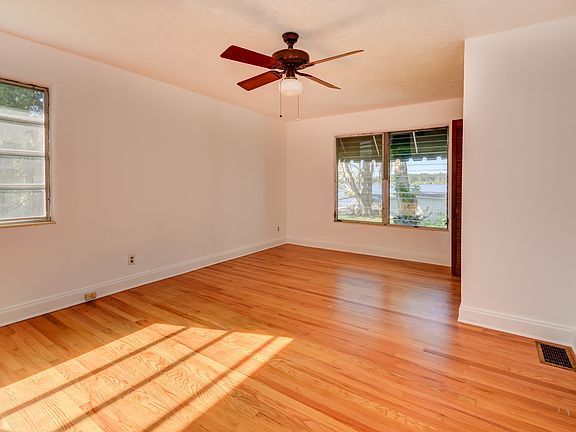 5th image of 2380 Lake Talmadge Dr