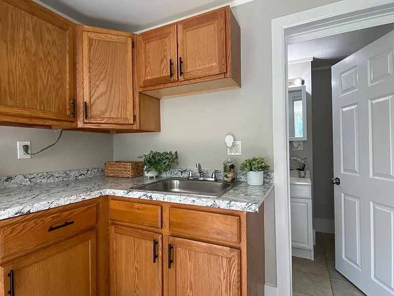 174 Fort Pleasant Ave #B — Photo 3