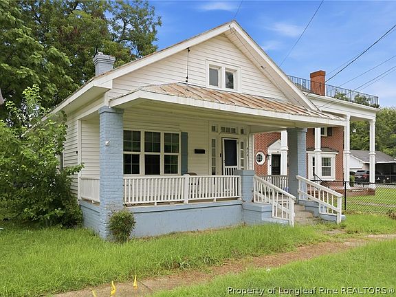 3rd image of 424 E Blount St