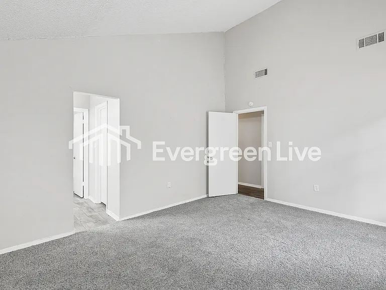 213 Eagle Dr — Photo 7