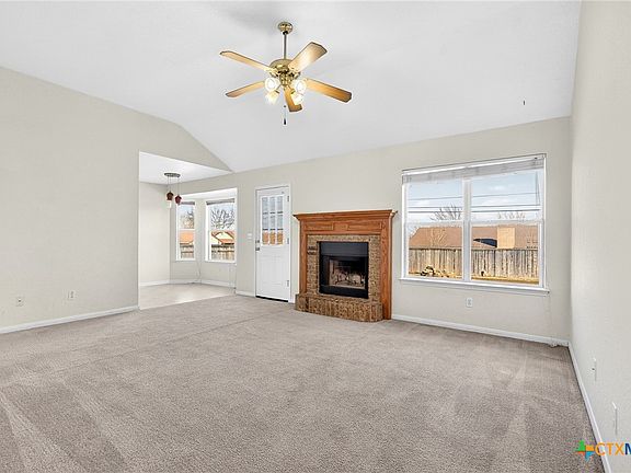 4th image of 2900 Southhill Dr