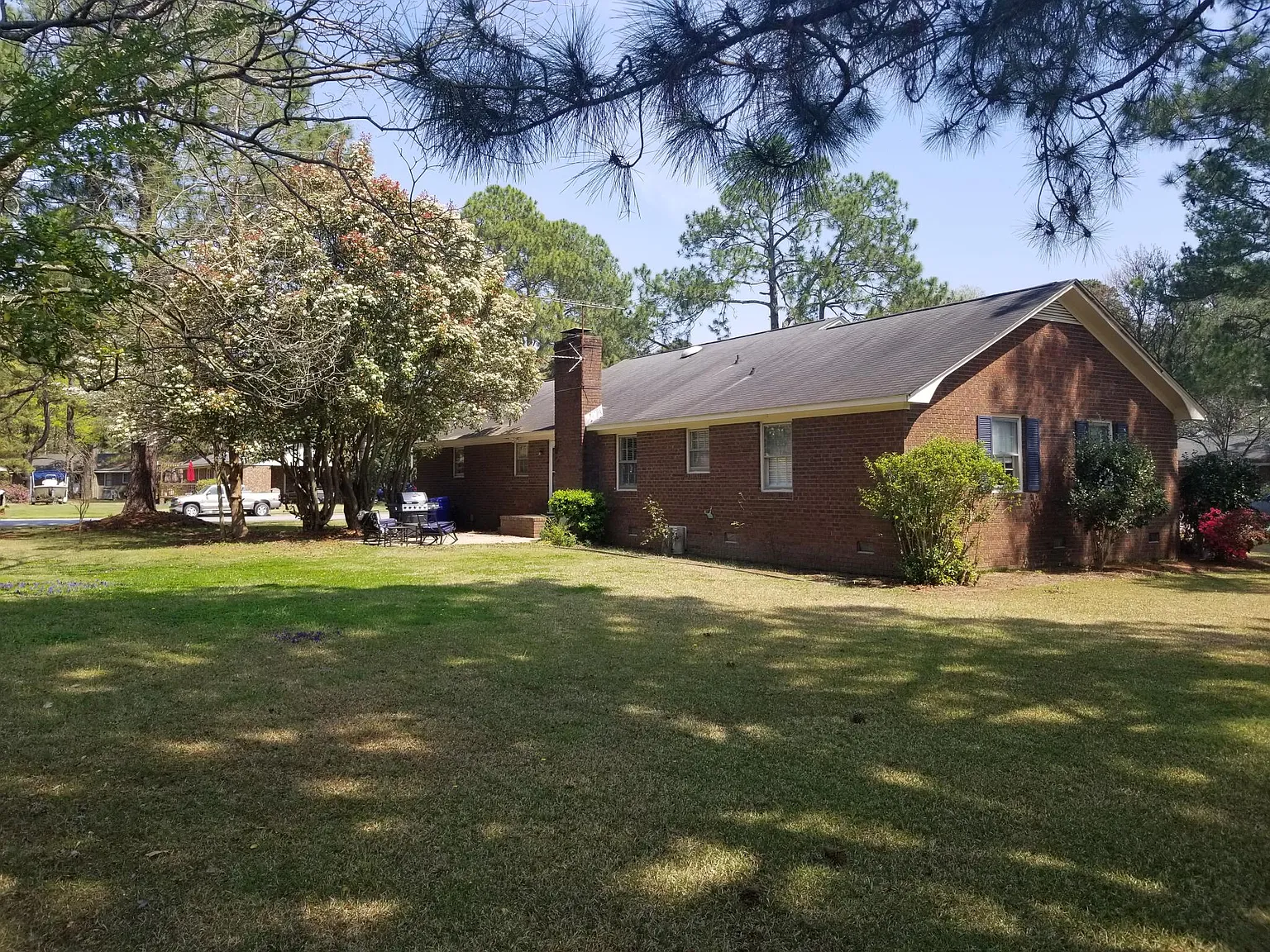 208 Tuckahoe Dr — Photo 2