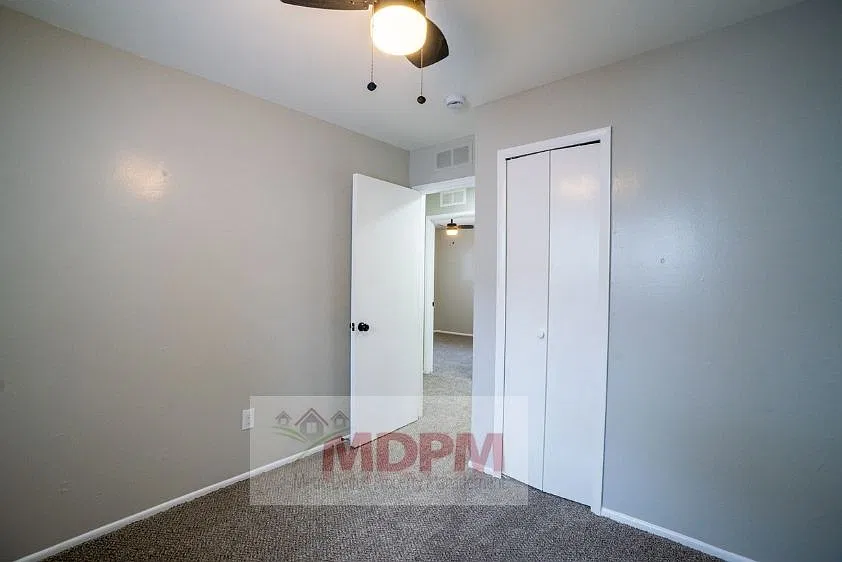 3 bed, 1011 sqft, $1,325 — Photo 2