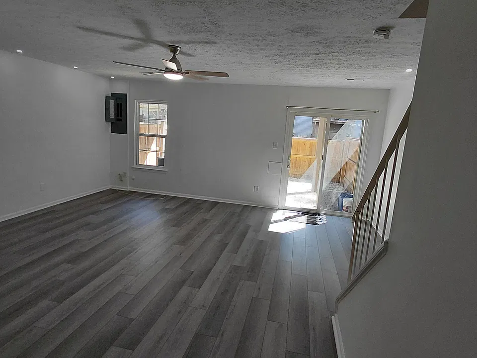 8560 Southlawn Ct #BASEMENT