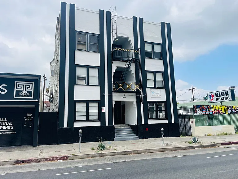 The Ritz Apartments — Photo 16