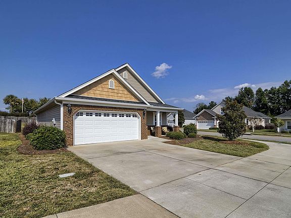 3rd image of 102 Burgundy Ct