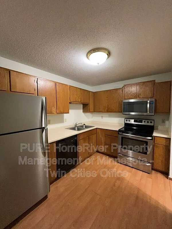 2 bed, 2.0 bath, 1100 sqft, $1,595 — Photo 2