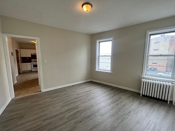3rd image of 326 Summit Ave #202A