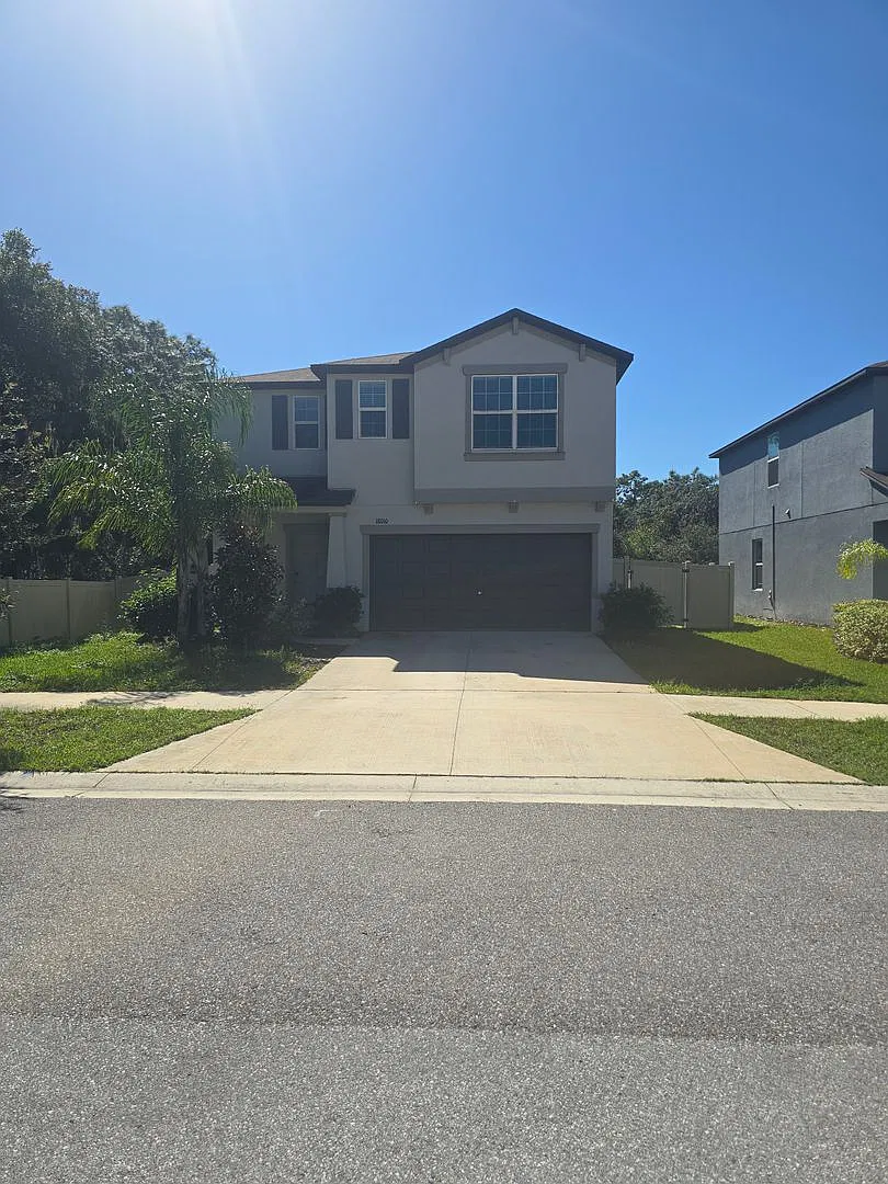 6/3 Home with fenced in backyard/corner lot — Photo 1