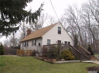 131 Raynor Rd, Ridge, NY 11961