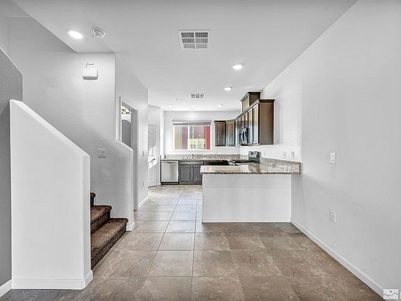 2nd image of 2991 Silver River Ln