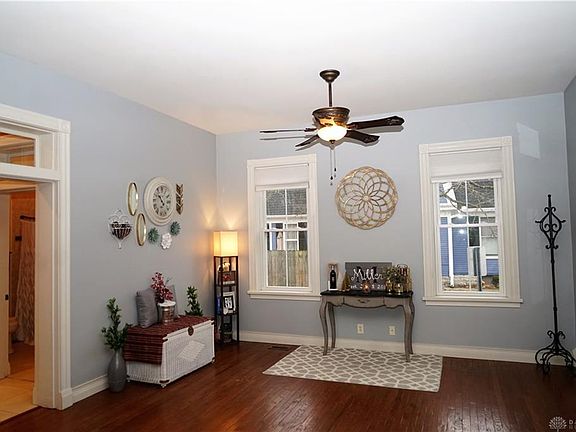 3rd image of 624 Oak St