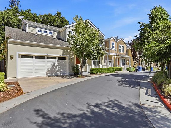 4th image of 338 Creekside Village Dr