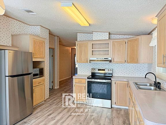 5th image of 5641 Columbia Dr