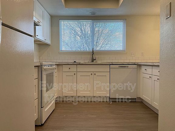 3rd image of 2151 West Ave #257