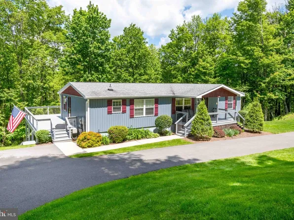 511 Hilltop Rd, Oakland, MD 21550
