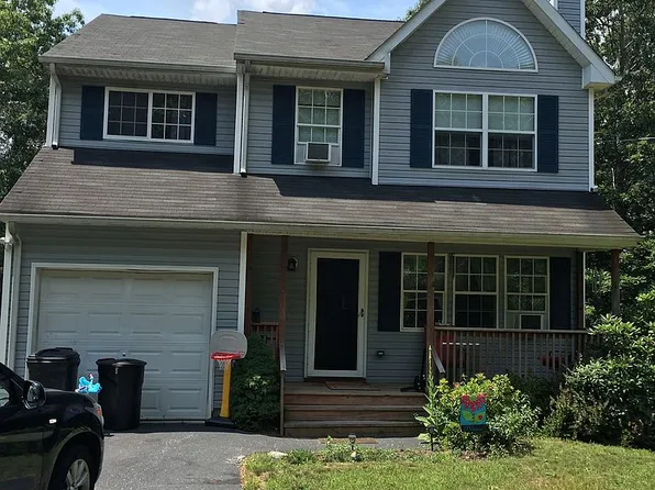 343 Oak Ave, Flanders, NY 11901