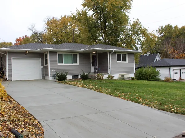 341 S 21st St, Blair, NE 68008