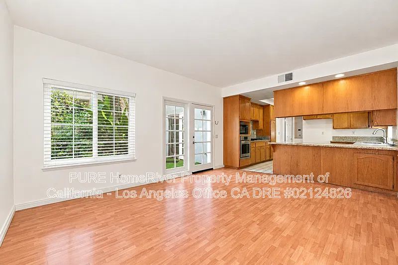 4 bed, 3.0 bath, 2420 sqft, $5,125 — Photo 2