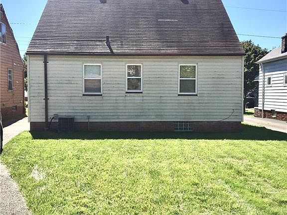 4th image of 15803 Westview Ave