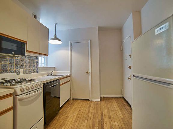 4th image of 320 E 92nd St APT 4FE