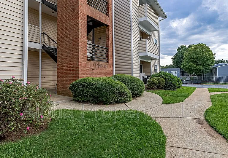 2601 Duncan Chapel Rd #J202 — Photo 3