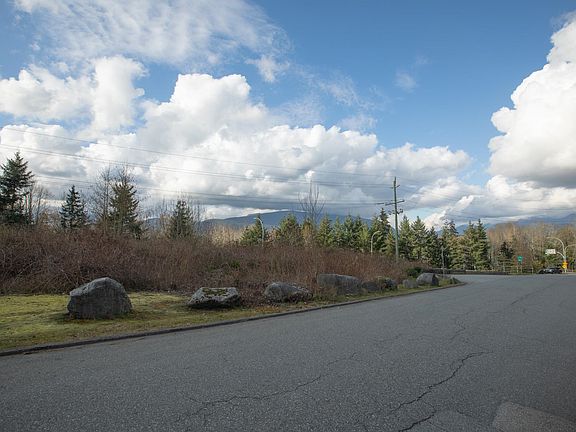 2nd image of 7352 Barnet Rd