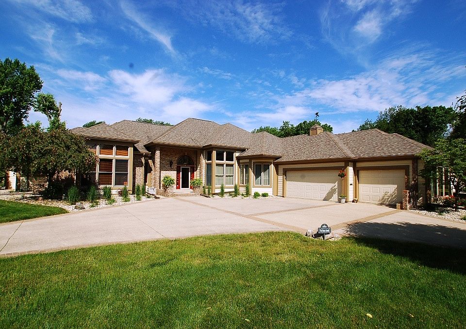 1st image of 706 Woodland Ct