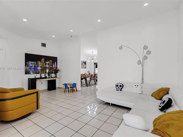 12775 SW 59th St — Photo 5