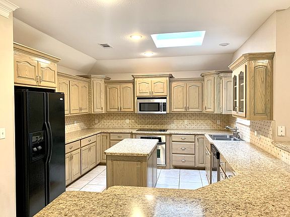 3rd image of 3217 Southridge Ct